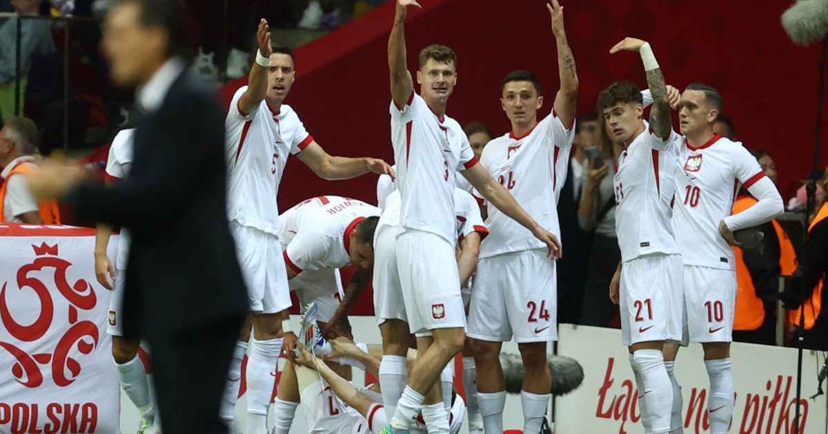 Jogador polaco marca golo e lesiona-se nos festejos (com vdeo)