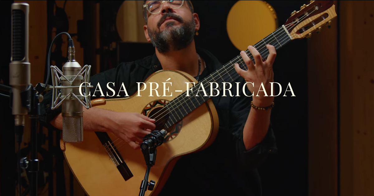 Em Exclusivo: "Casa Pré-Fabricada", de Tiago Nacarato e Cainã Cavalcante