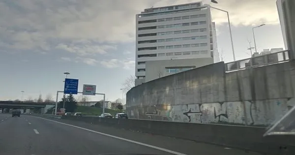 PSP investiga incêndio que danificou quatro viaturas no Porto
