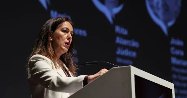 Ministra da Justiça analisa retirada de proteção especial a Rui Pinto