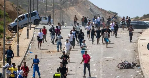 Entre 500 a 700 menores continuam nas ruas de Ceuta