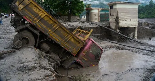 Sobe para 676 número de mortos no Nepal e Tibete