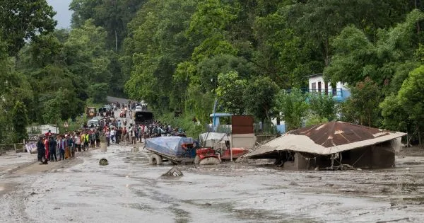 Sobe para 797 o número total de vítimas mortais no Nepal e Tibete