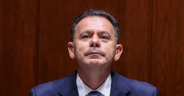 Montenegro avisa que vai levar política de habitação "até ao fim" sem se "deixar intimidar"