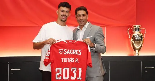 Tomás Araújo renova com o Benfica até 2031