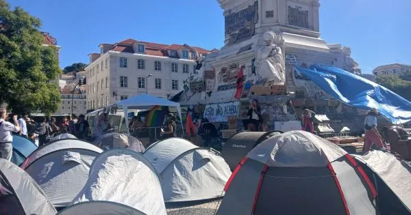 Assembleia popular aprova novas regras de organização da acampada de Lisboa