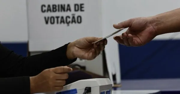 Urnas fechadas no Brasil. Agora contam-se os votos