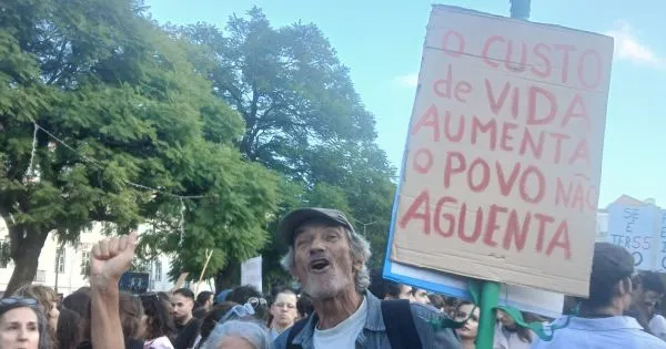 Acampada de Lisboa em vigília no Campus da Justiça e depois regressa ao Rossio