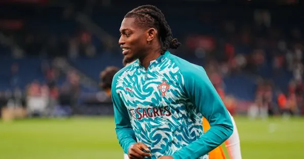 Quatro novidades no onze de Portugal em Copenhaga. Rafael Leão é titular com a camisola 7